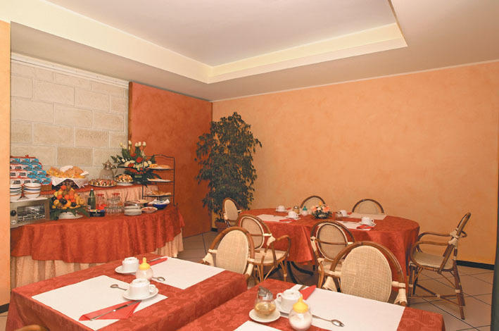 Albergo Ristorante Alla Lanterna Fano Exterior photo